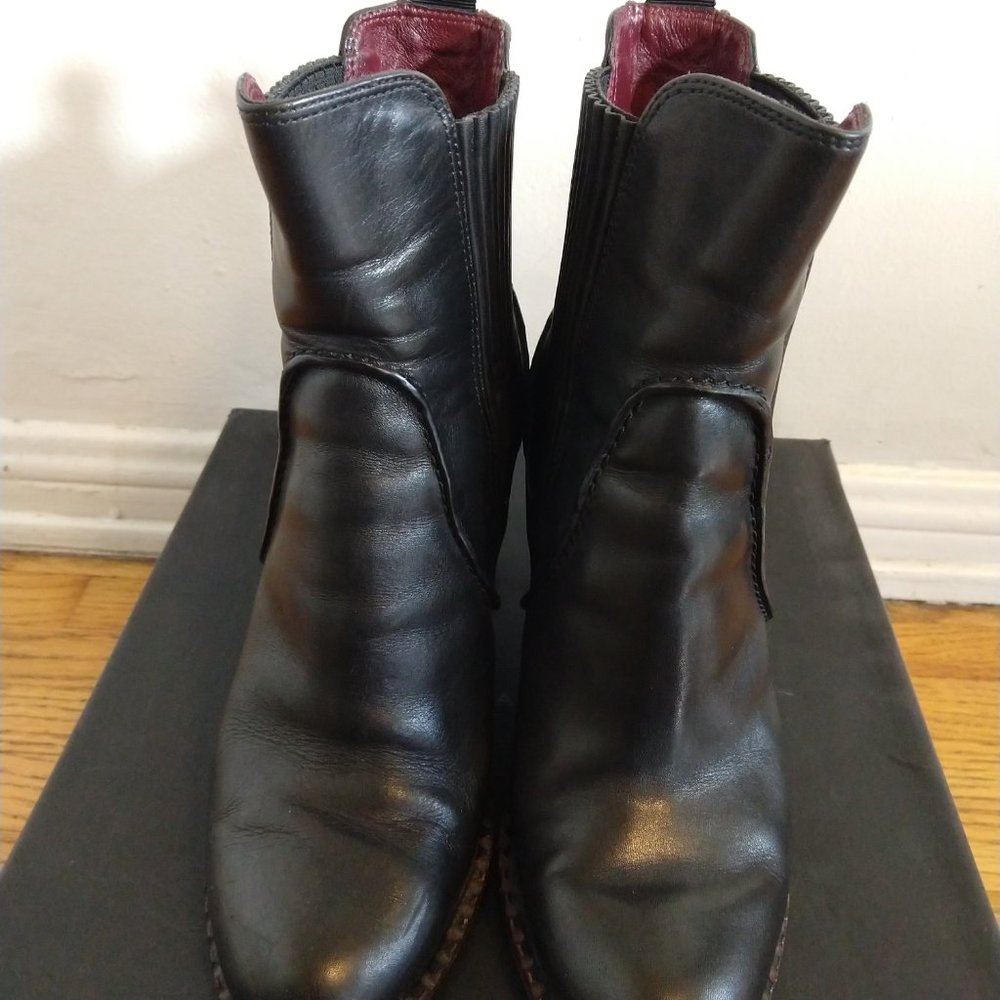 Marc by Marc Jacobs Black Leather Chelsea Ankle Boot Size US 8 - Picture 5 of 10